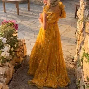 【MAC DUGGAL】イエローフローラルカットアウトガウン Mac Duggal | Dresses | Mac Duggal Yellow Ruffle Tiered